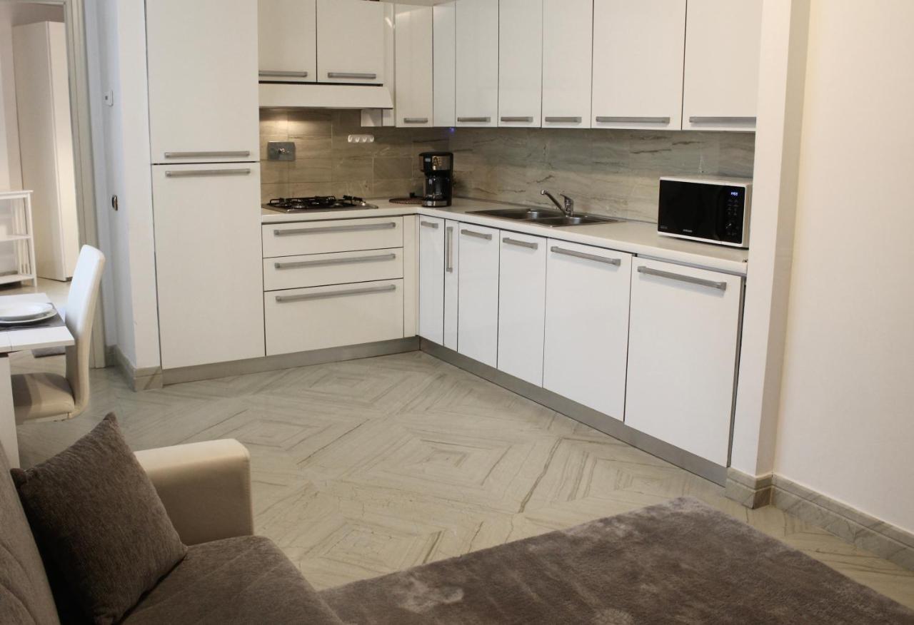 Apartment Trevi Fountain & Spanish Steps โรม ภายนอก รูปภาพ