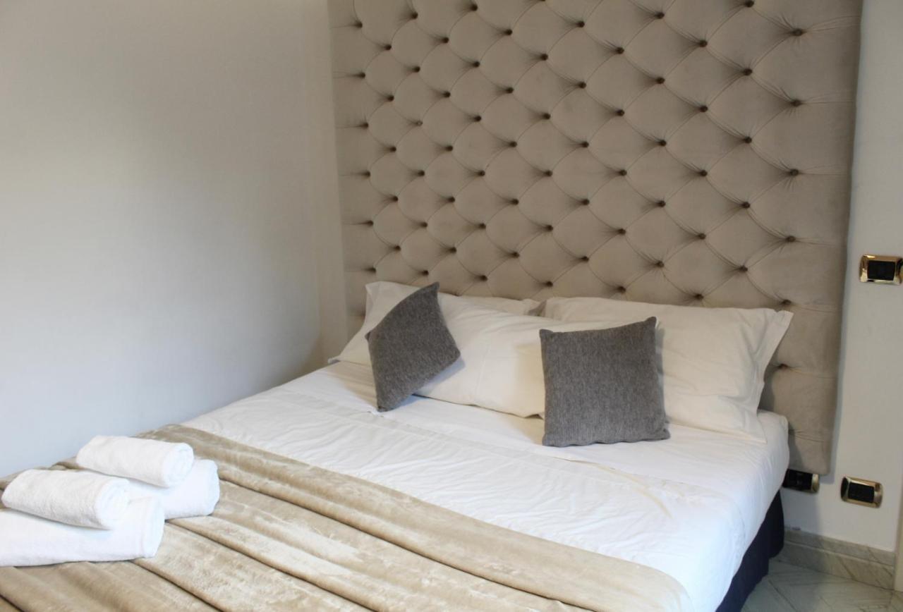 Apartment Trevi Fountain & Spanish Steps โรม ภายนอก รูปภาพ