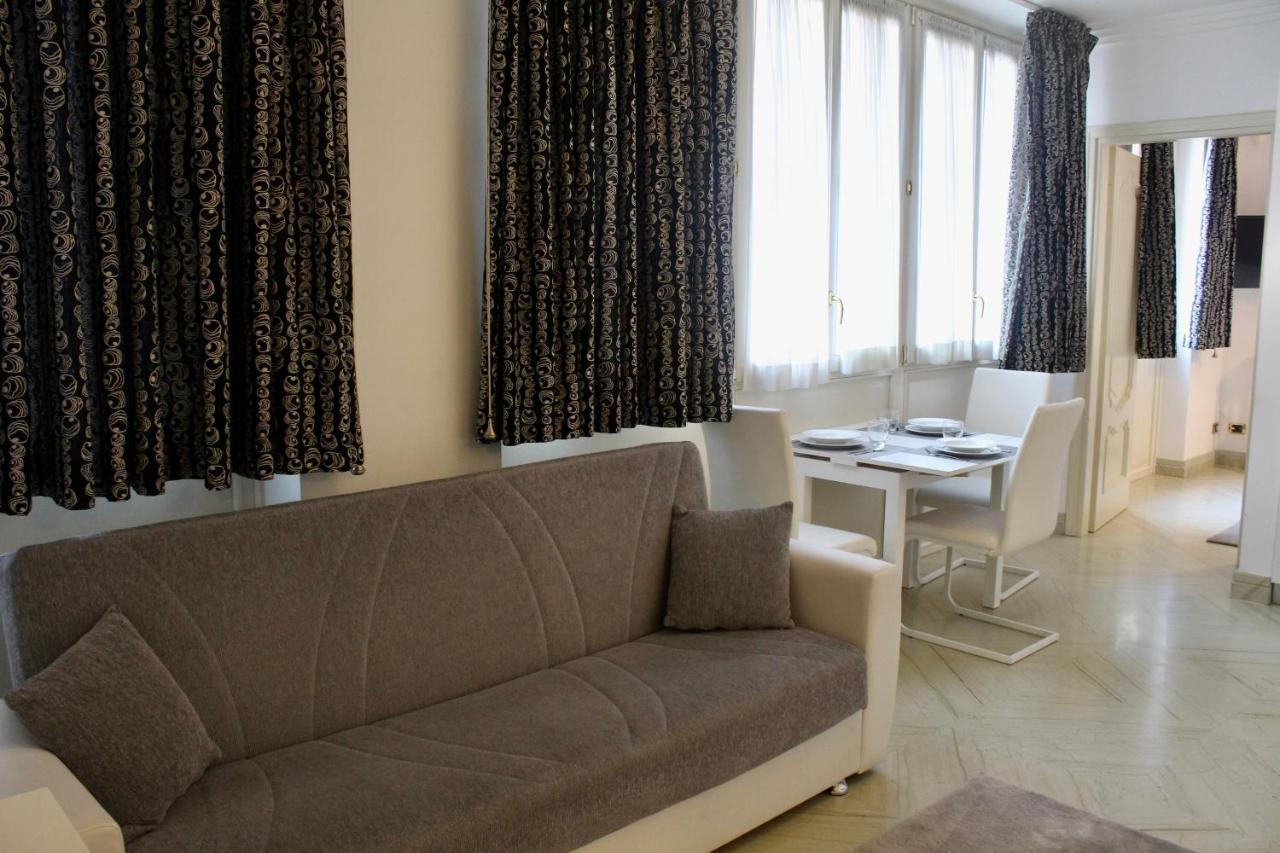 Apartment Trevi Fountain & Spanish Steps โรม ภายนอก รูปภาพ